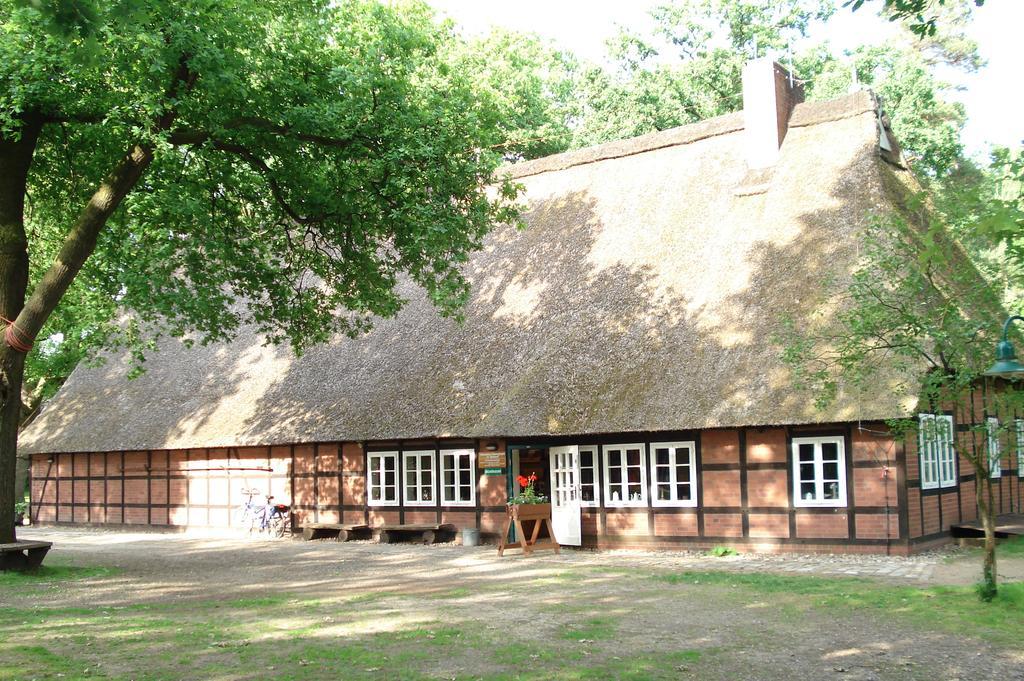 Hotel Haus Hubertus Schneverdingen Exterior photo